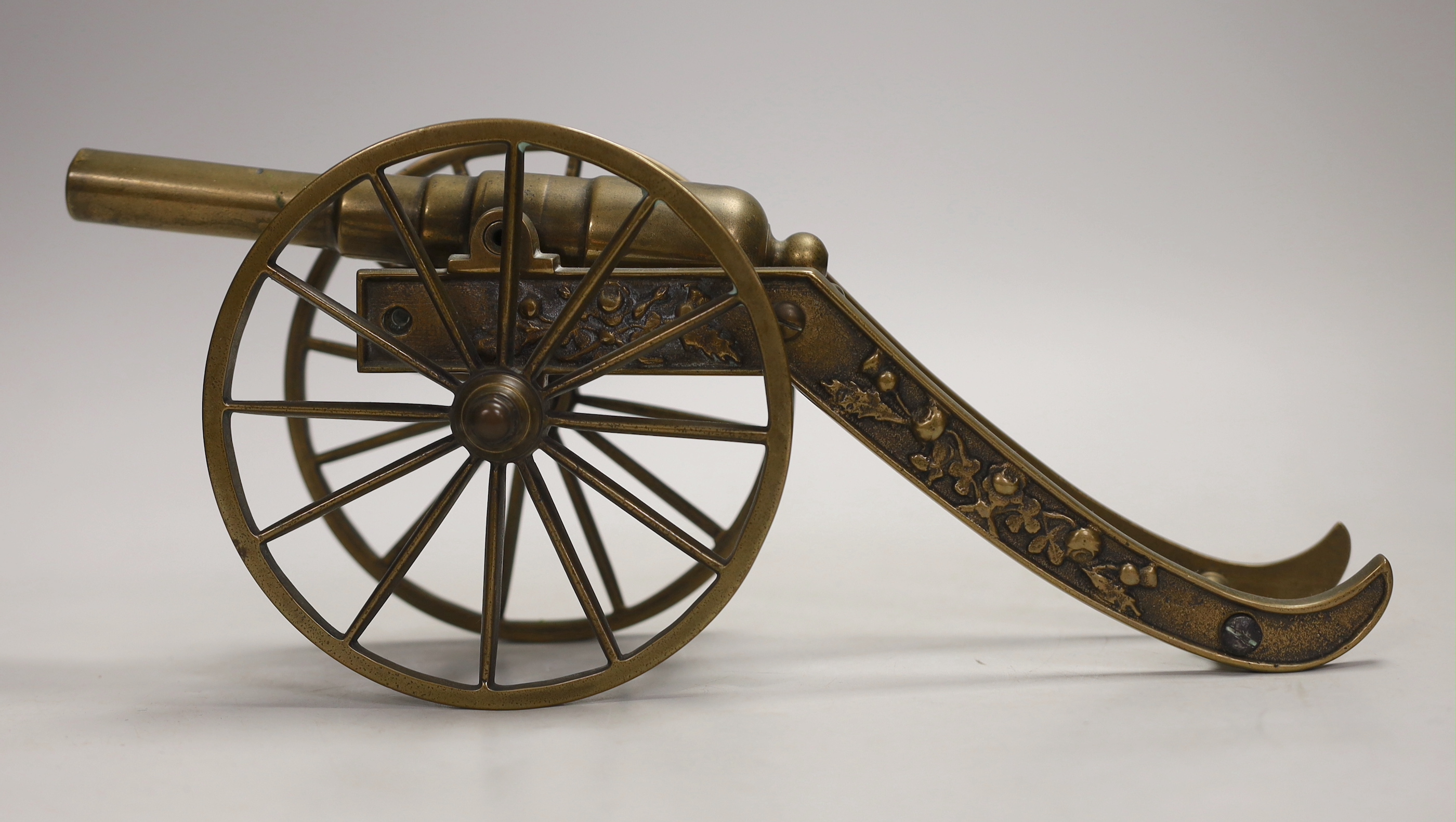 A bronze model of a cannon, 30cm